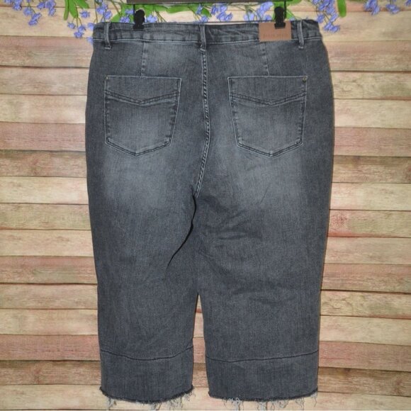 Judy Blue Size 20W Dark Wash Black Wide Leg Crop Raw Hem Jeans Stretch Denim - Picture 4 of 11